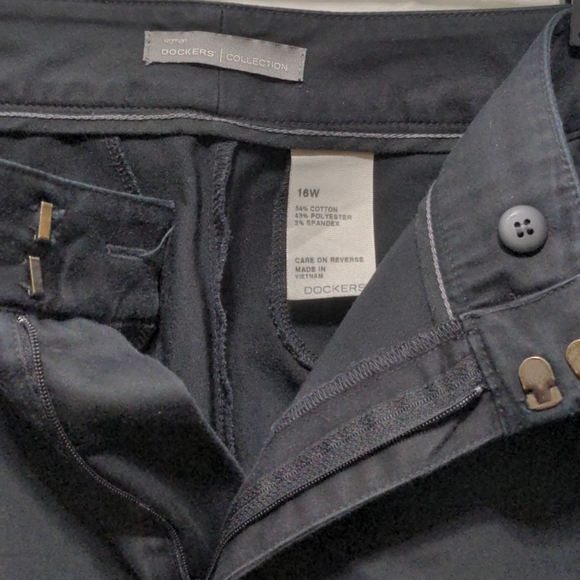 Women's 16w Dockers collection black short pants - Picture 2 of 4